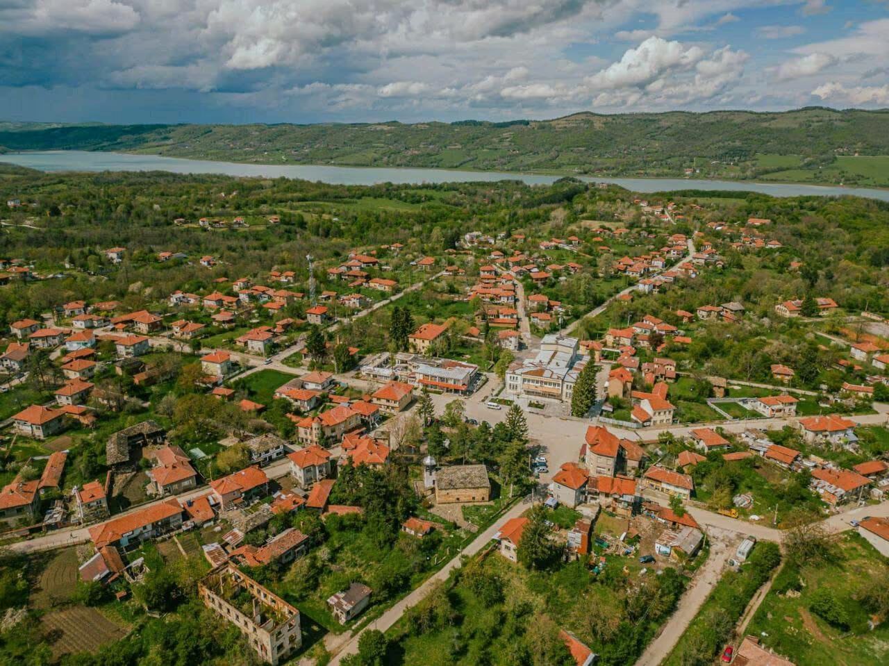 Grundstücke am wunderschönen See in Sopot – Bulgarien