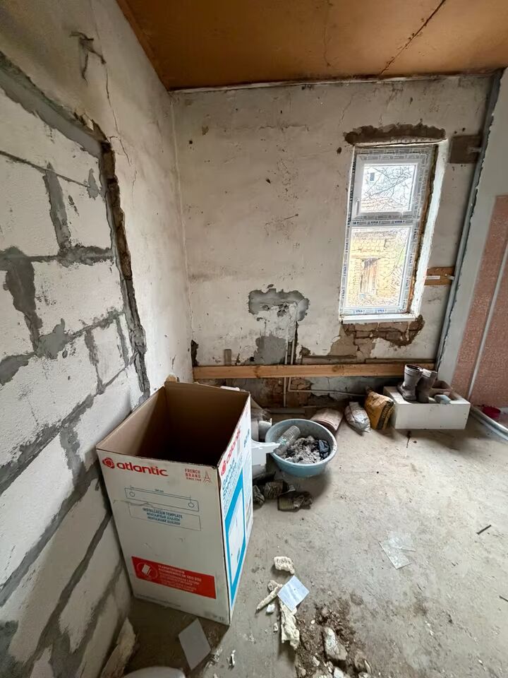 3f9c2493 3f24 42f3 8f27 9c860125fd1a converted