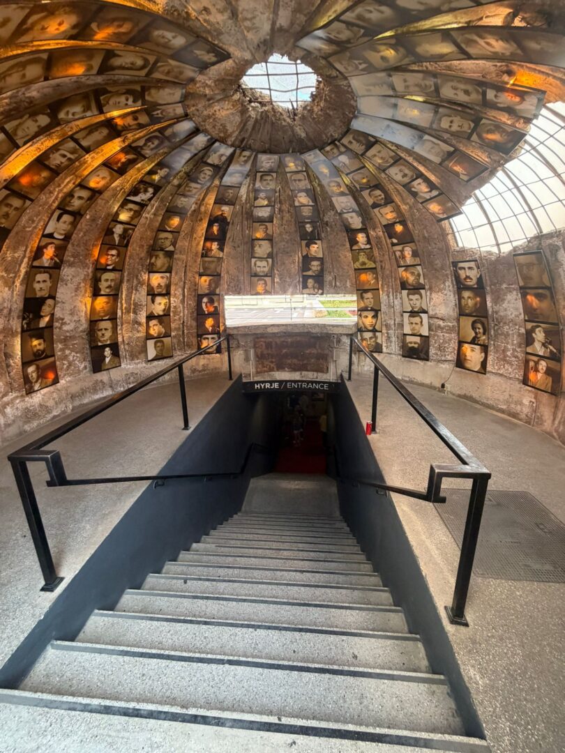 Bunk'Art in Tirana, Albanien Eingang