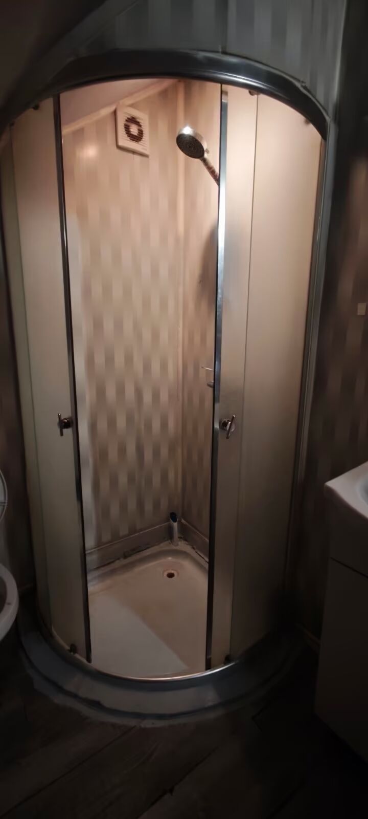 353