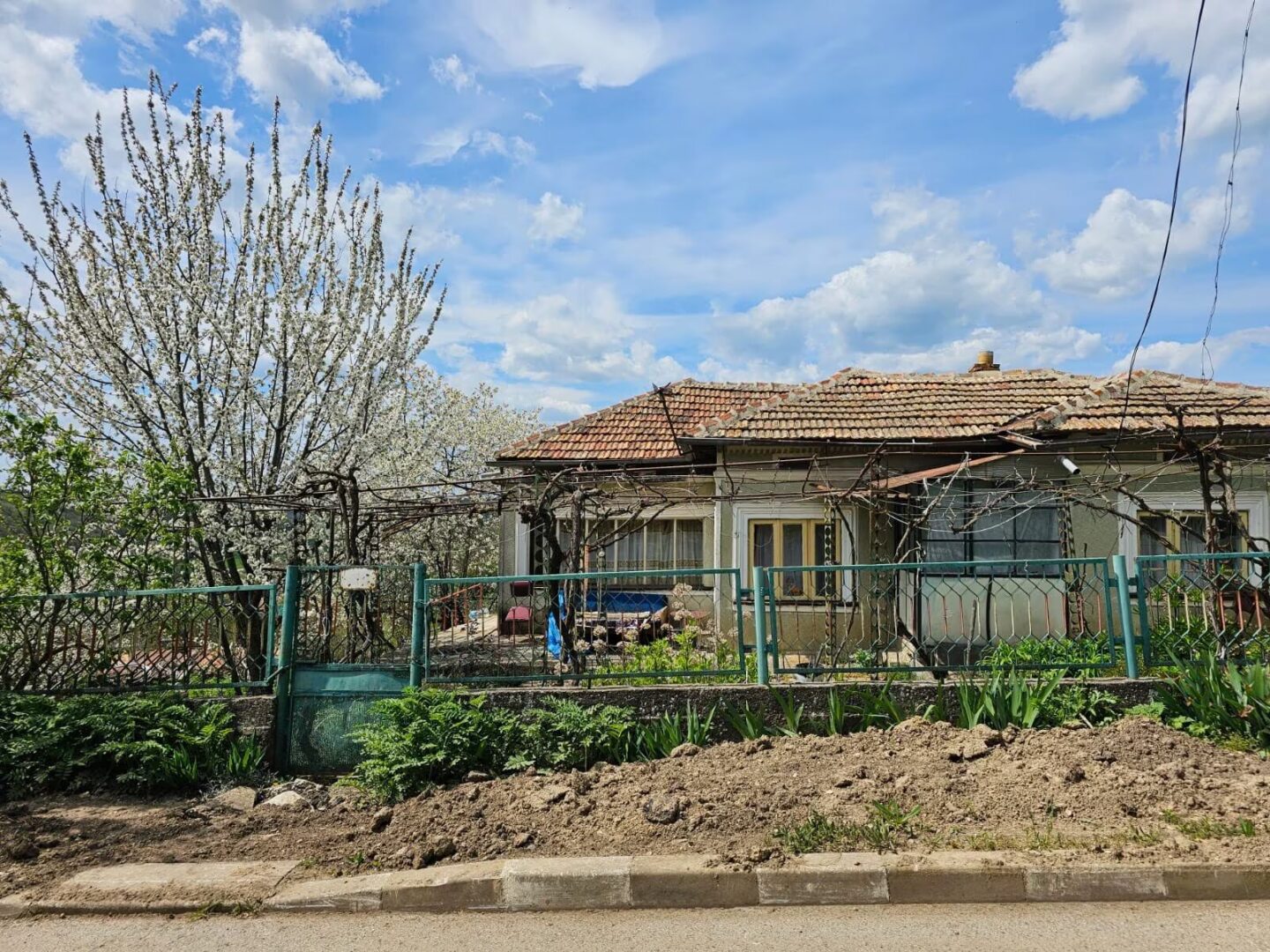 Freistehendes Dorfhaus mit Weitblick in Koriten – Bulgarien