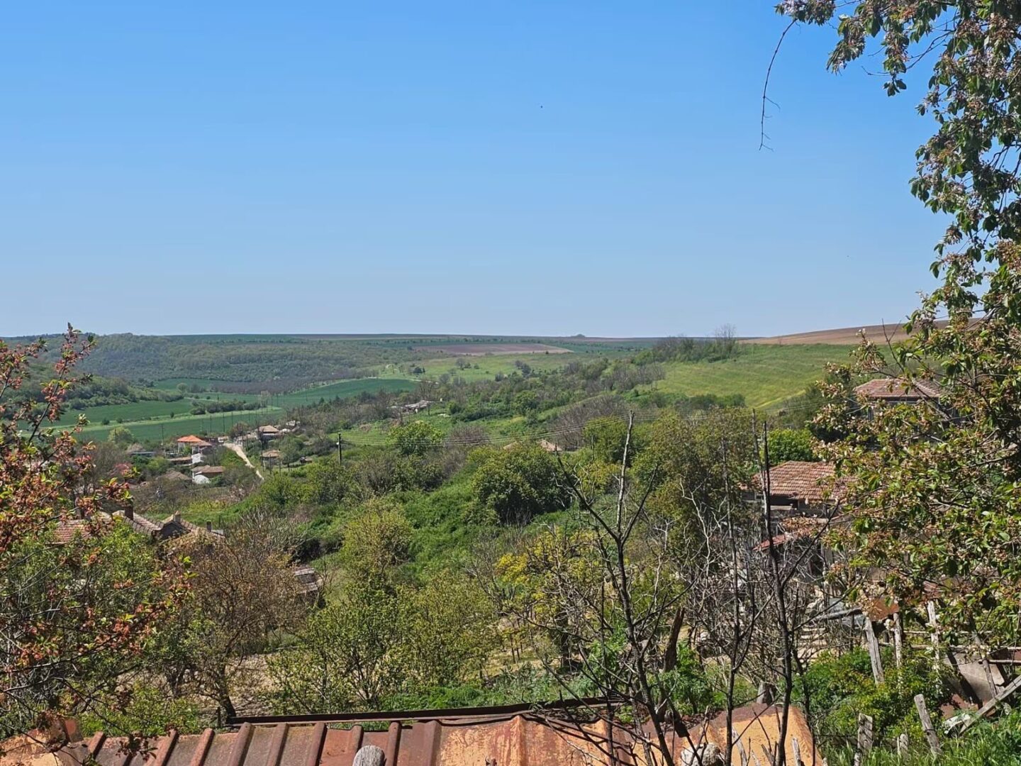 Freistehendes Dorfhaus mit Weitblick in Koriten – Bulgarien